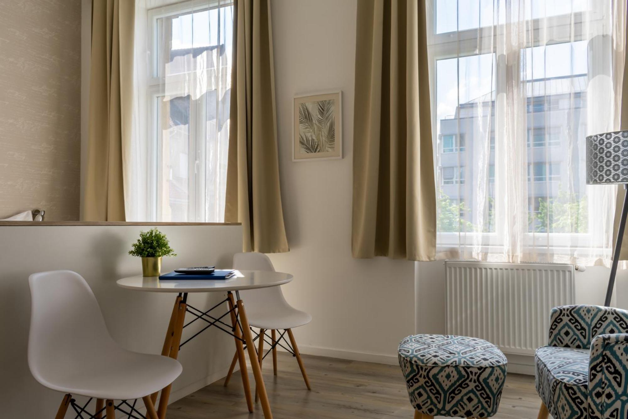 Glam Downtown Apartments ブダペスト エクステリア 写真